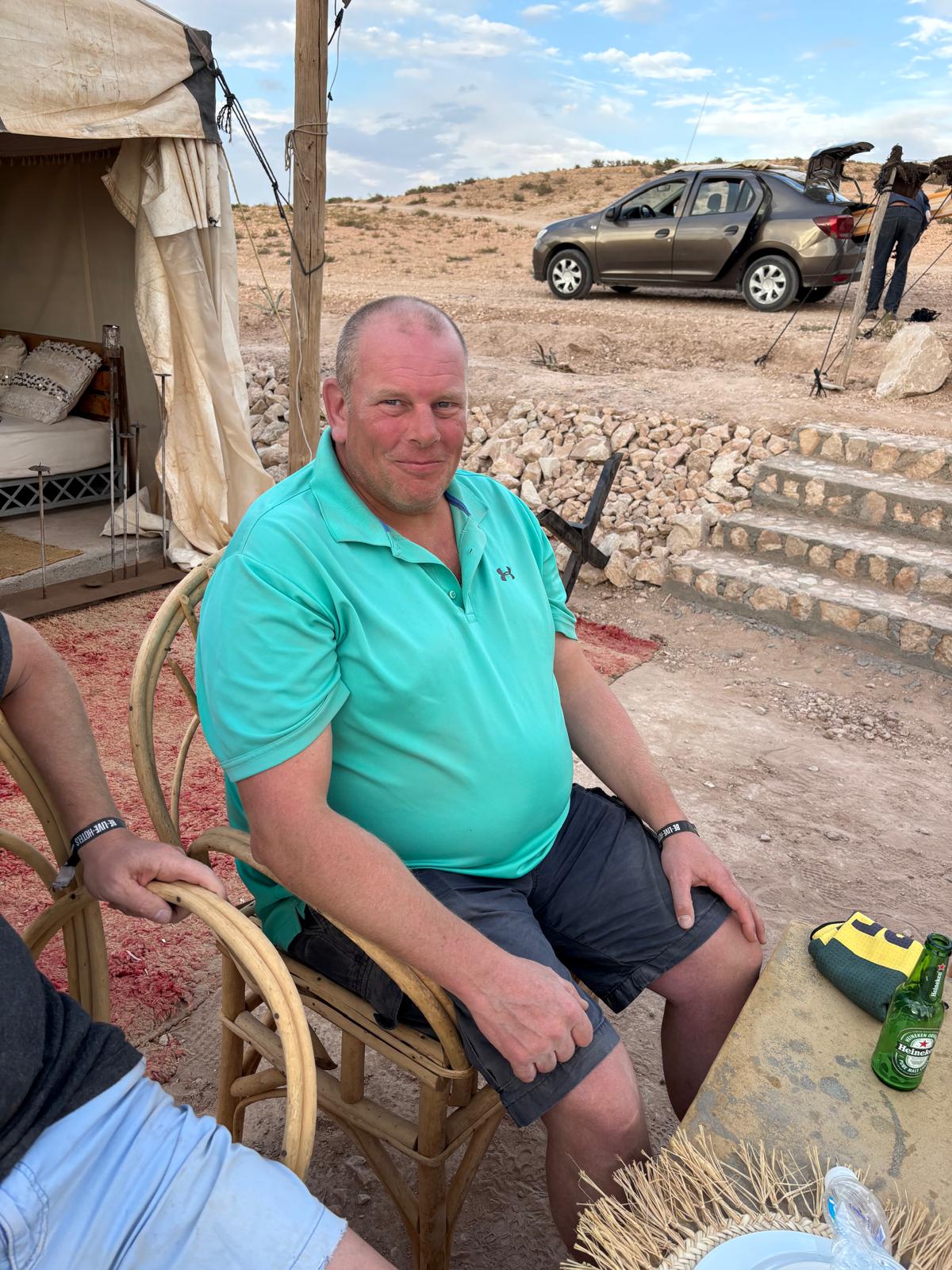 Reloaders having drinks at the desert stop