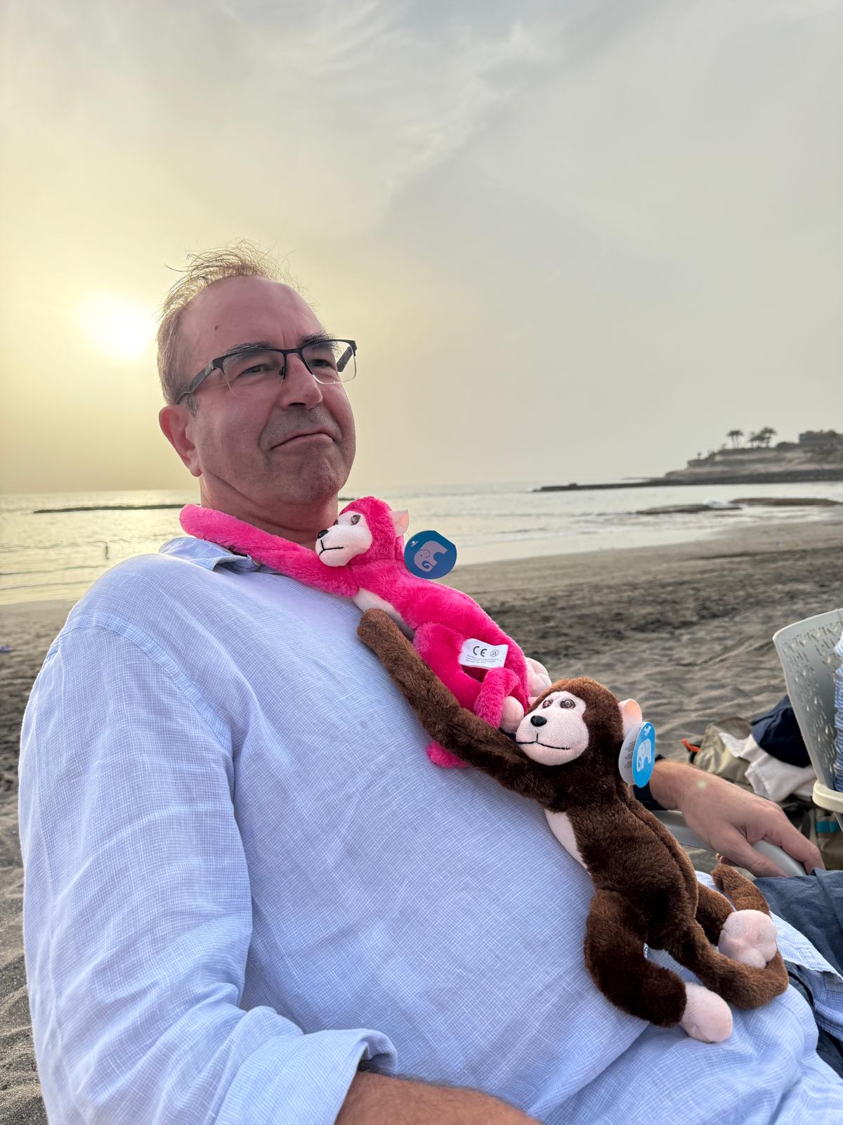 A player wearing the trip monkey at the beach